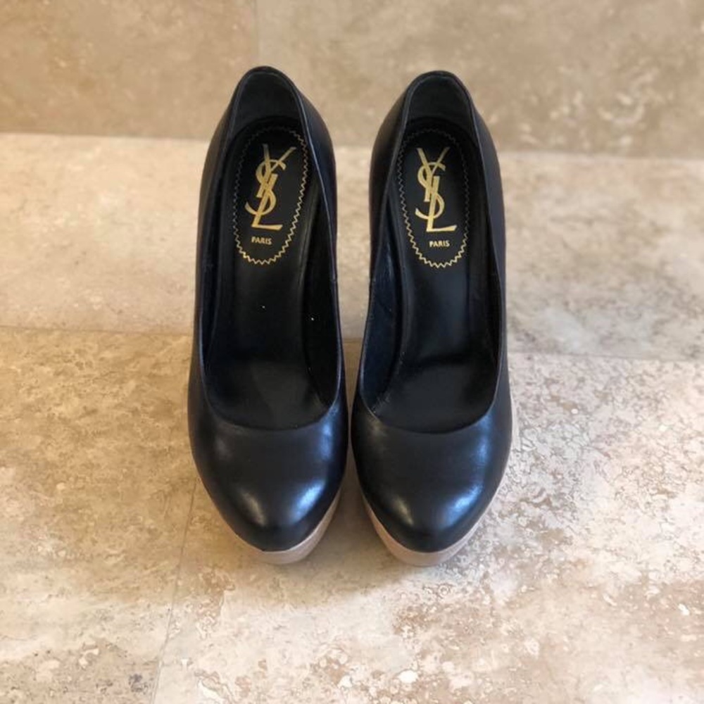 YSL pumps size 38